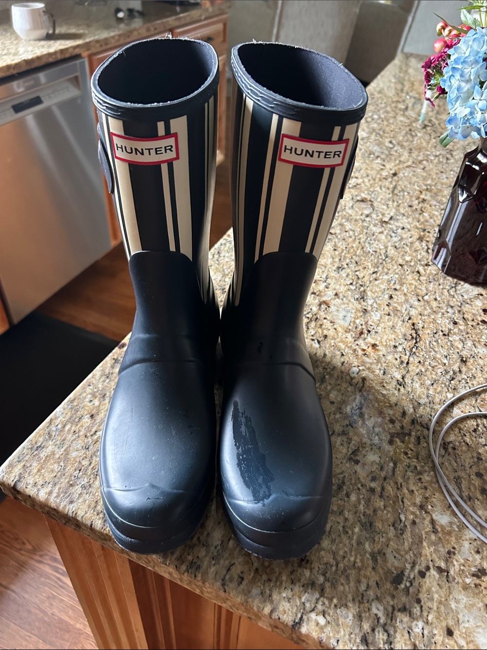 Hunter Women’s Black & Cream Striped Rain Boots 11